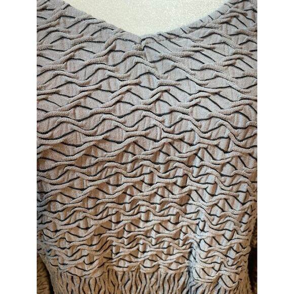 Habitat Size Medium Pullover Blouse Long-Sleeve Gray & Black - Picture 2 of 5